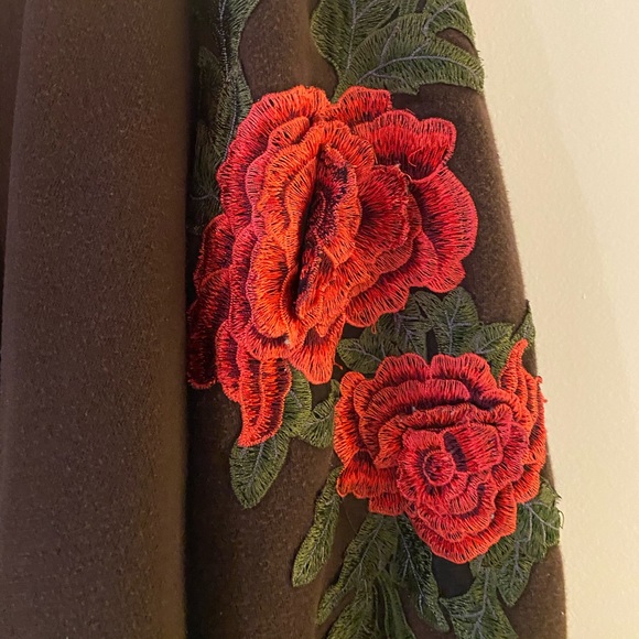 Oversized Brown zip up Hoodie with Roses - Picture 3 of 5